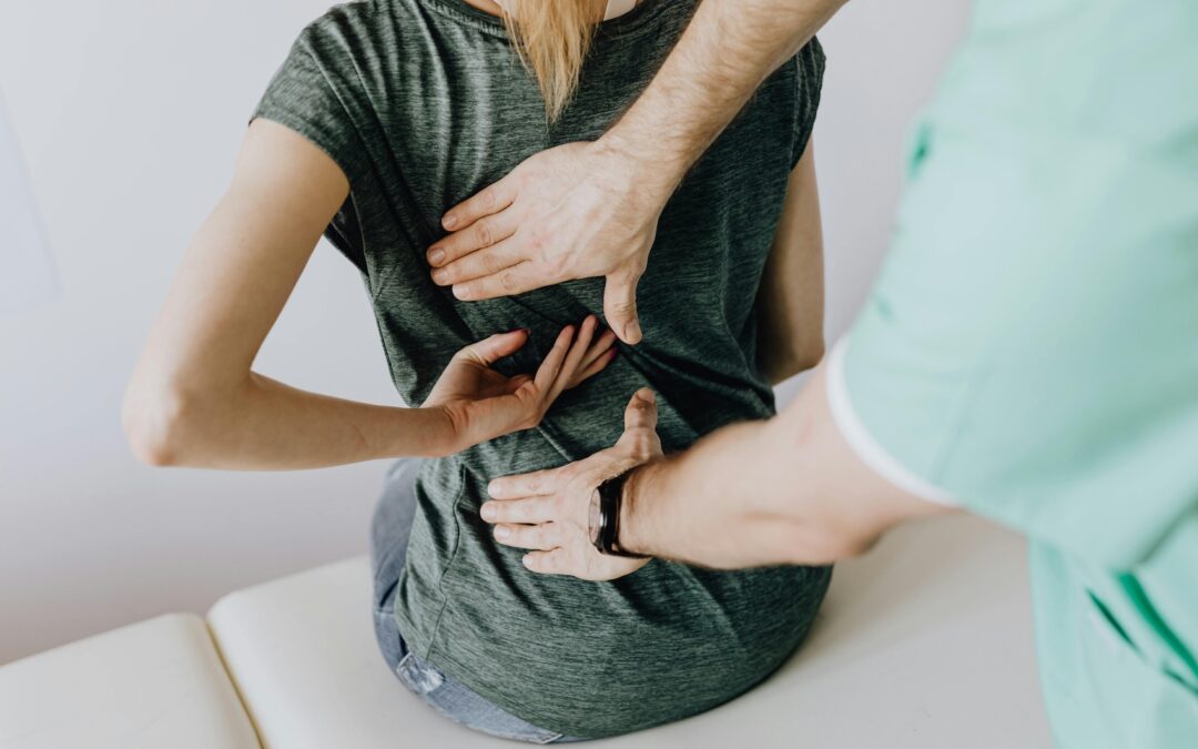 Rückenschmerzen? So kann Physiotherapie gezielt helfen